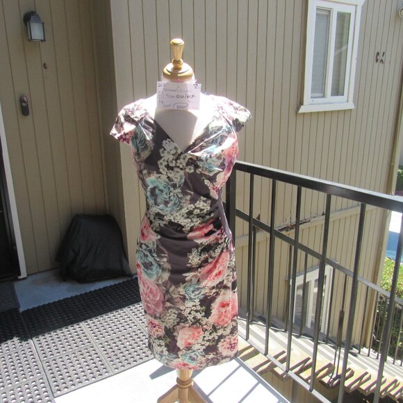 #262. NEW WOMEN'S FLORAL DRESS BY PHASE EIGHT  (SIZE 10US / 14UK) - Picture 1 of 3